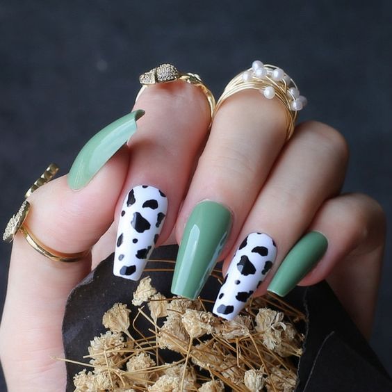 The prettiest Green SNS Nails Designs to put on 2022 